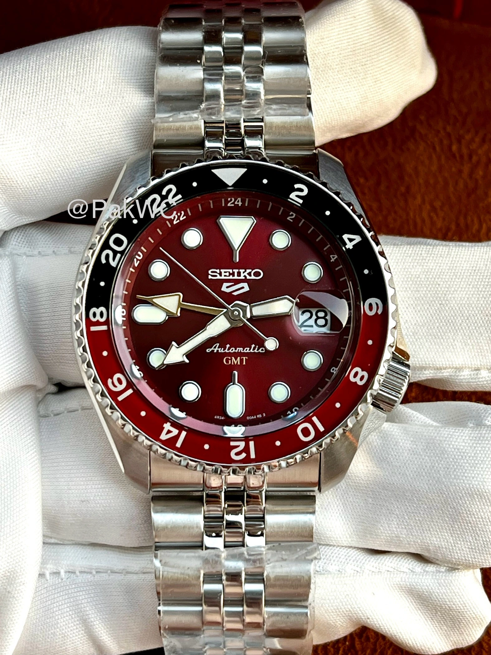 Seiko GMT Passion Red Limited Edition SSK031K1 42.5mm