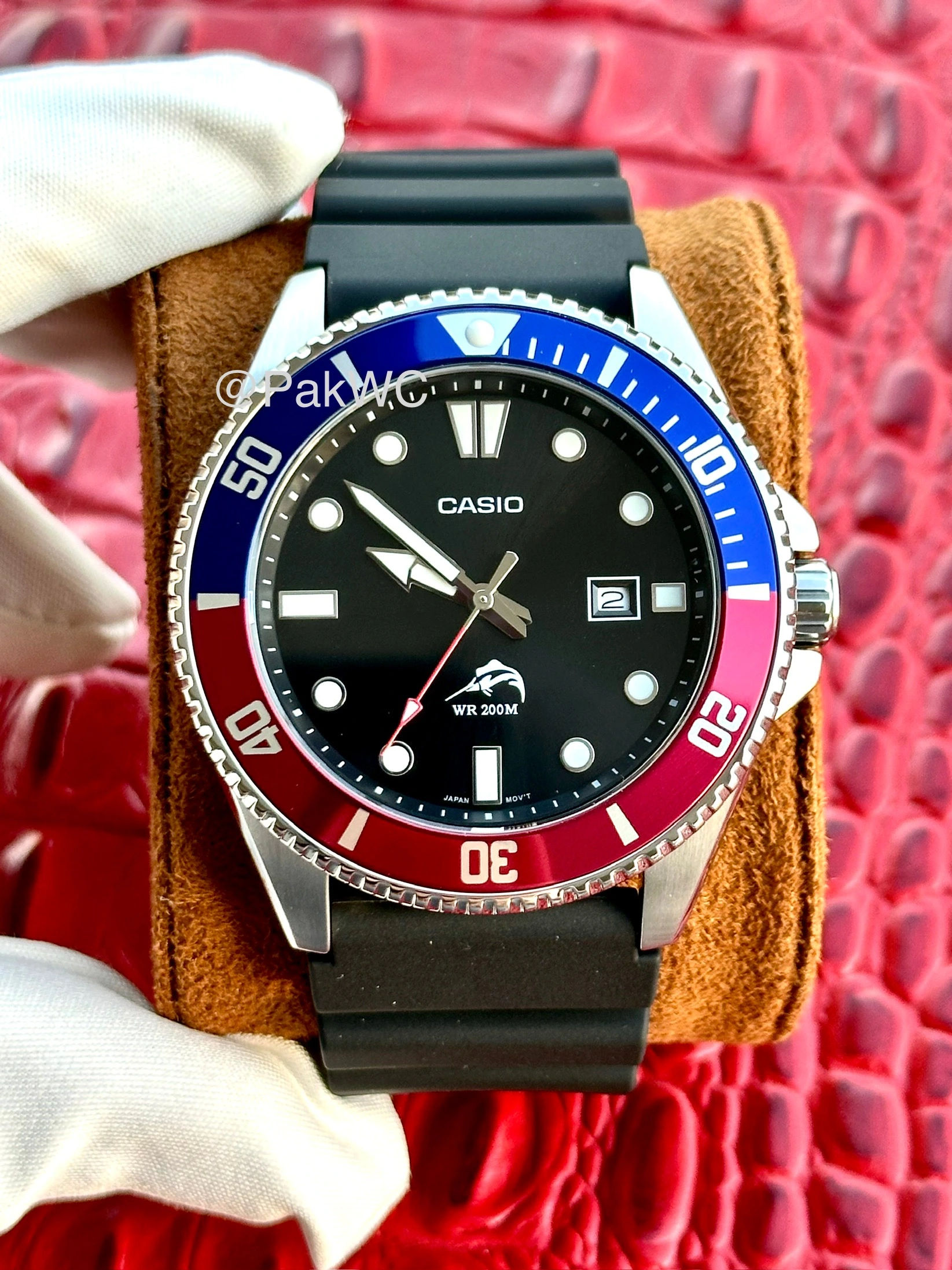 Casio Duro Blue/Red Quartz MDV106-1A2V 44mm