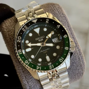 Seiko 5 Sports GMT Green Automatic SSK035 42.5mm - Image 2