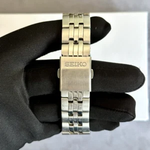 Seiko Panda Quartz Chronograph SSB425 41.5mm - Image 5