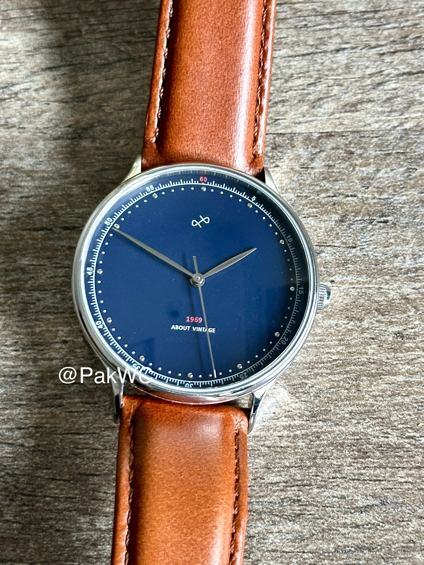 About Vintage 1969 Quartz Blue Dial Men 39mm
