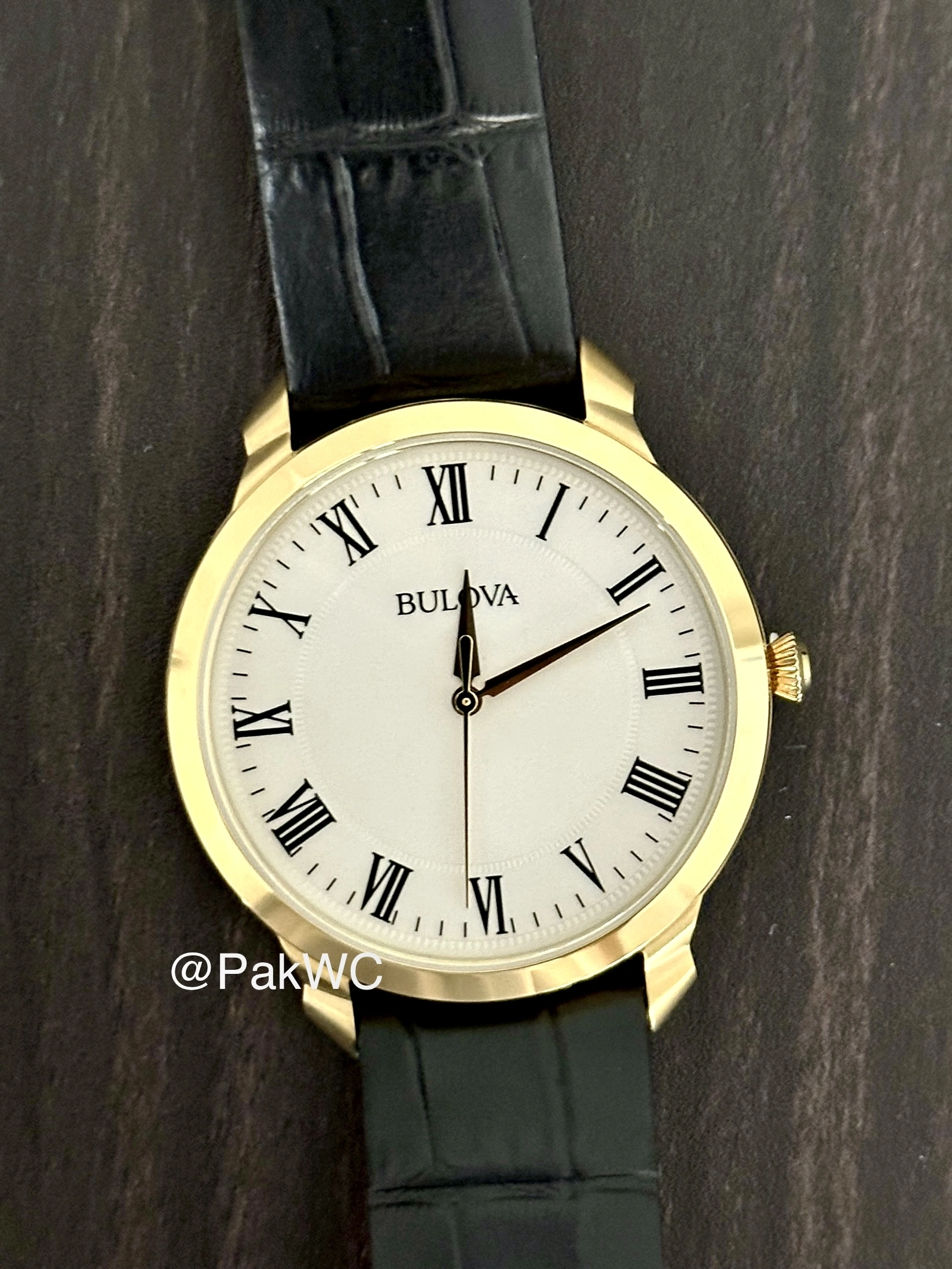 Bulova Gold Case Leather Quartz Men 97A123 41mm