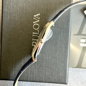 Bulova Classic Tank Quartz Men 96B442 29mm - Image 3