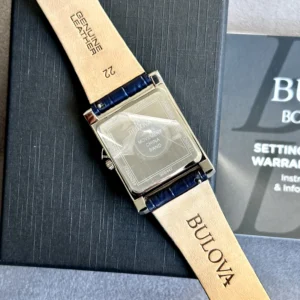 Bulova Classic Tank Quartz Men 96B442 29mm - Image 4