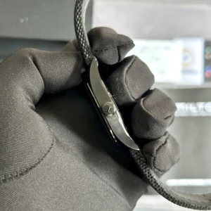 Hamilton Khaki Field Quartz H68401735 40mm - Image 2