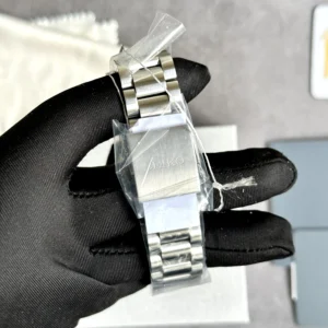Seiko Solar Speedtimer Quartz Men SSC939 41.4mm - Image 3