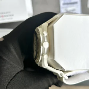 Omega x Swatch Snoopy Moonphase White Quartz S033W700 42mm - Image 2