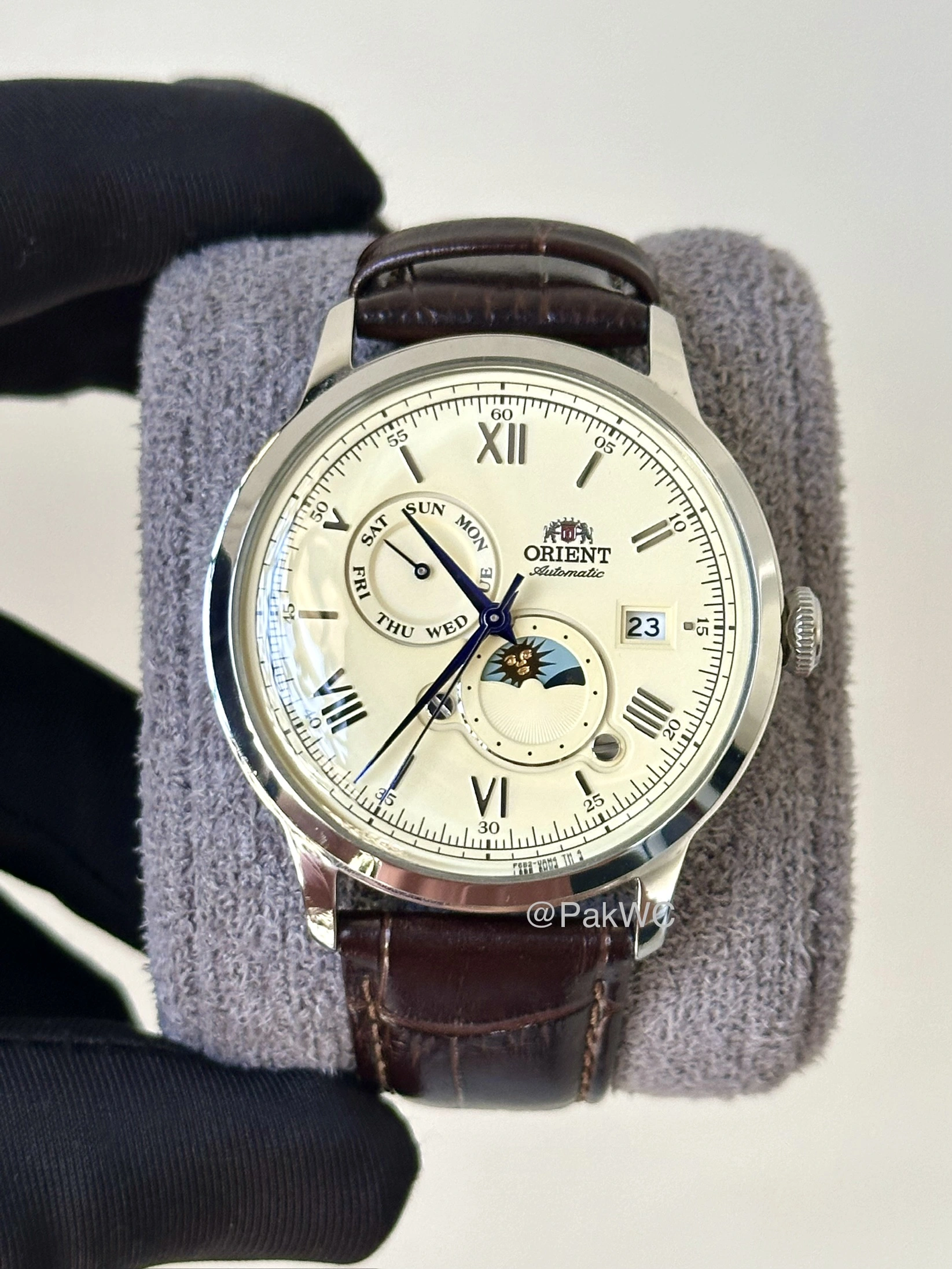 Orient Bambino Version 9 Sun & Moon RA-AK0803Y30B 41.5mm