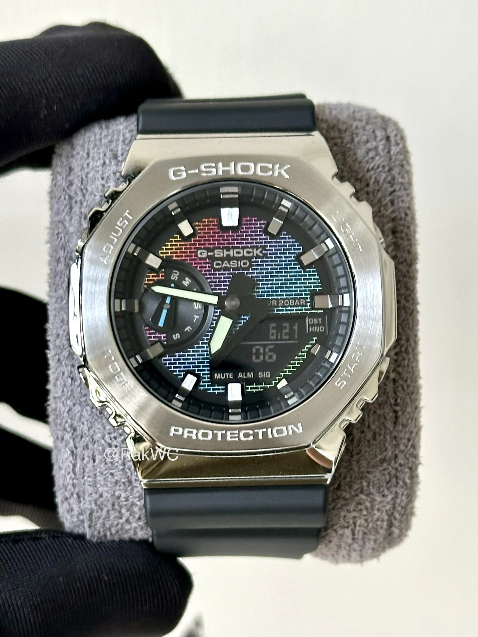 Casio Gshock G-Steel Rainbow GM-2100RW-1A 44.4mm