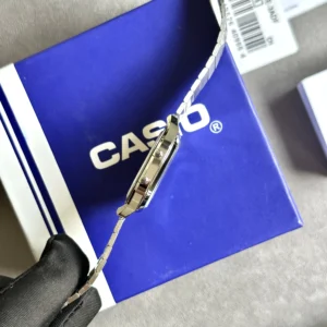 Casio Vintage Square Quartz Men AQ-240E-3A 35.8mm - Image 2